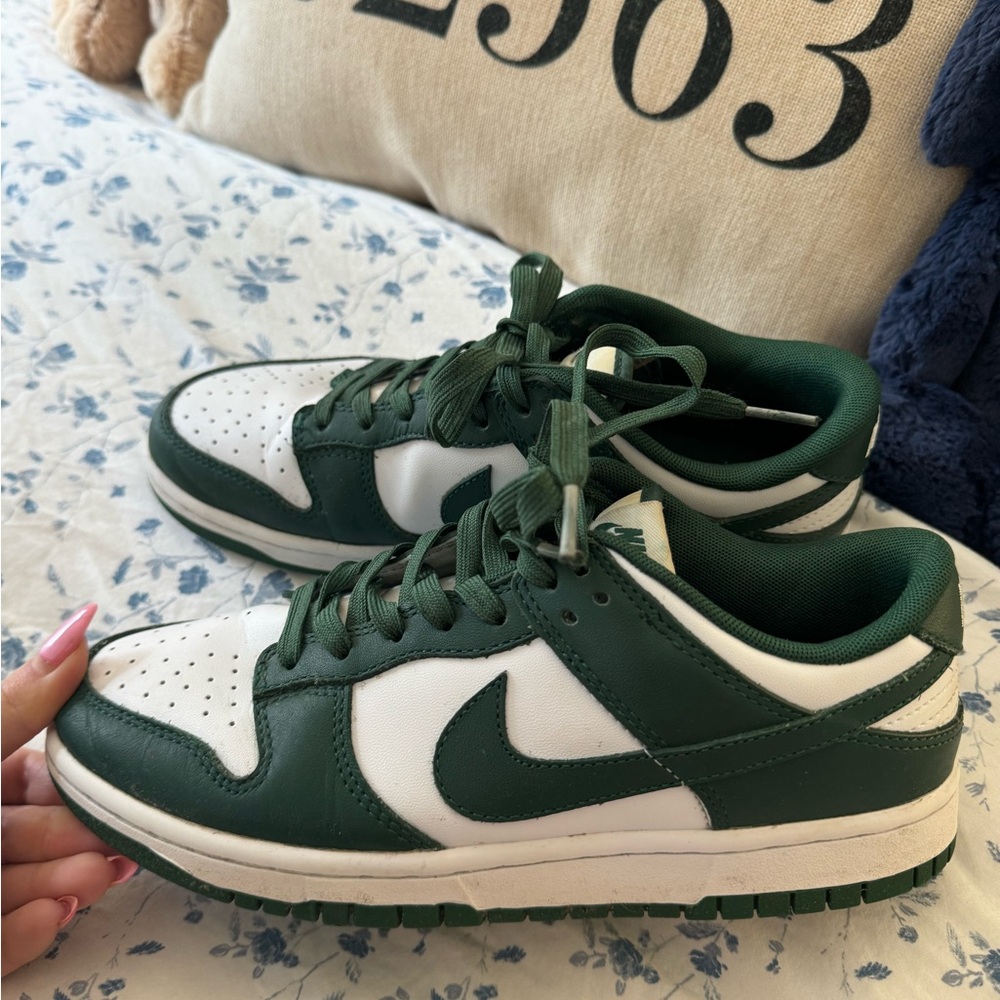Nike Dunk “Michigan state” sneakers